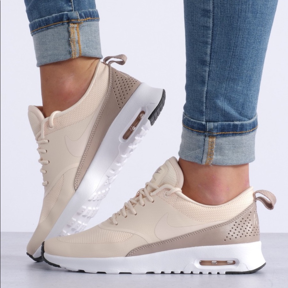 NIKE Air Max Thea